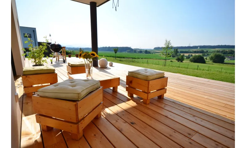 Pod za terasu – prirodna ljepota i dugotrajnost za vaš vanjski prostor