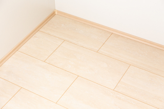LAMINAT 8mm/Kl.32 STONE DESIGN 8457x TRAVERTIN p=2,52 m2