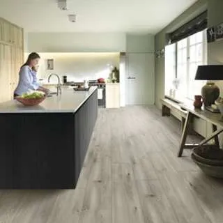 LAMINAT 8mm/Kl.32 SKANDOR 754x BLISS OAK, RASPOLOŽIVO 17,257m2