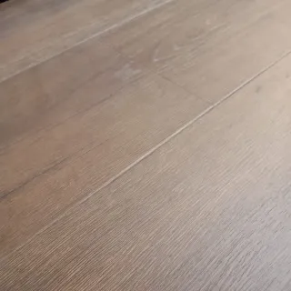 LAMINAT  8mm/Kl.32 CAVALIER 737x RUSTIK HRAST p=2,179 m2 