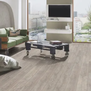 LAMINAT 8mm/Kl.32 SUPER NATURAL CLASSIC V FUGA 5542x HRAST SIVI p=2,2204 m2