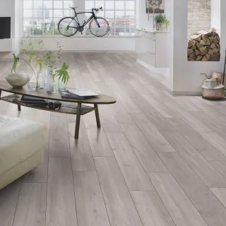 LAMINAT 8mm/Kl.32 SUPER NATURAL CLASSIC PURE+ 5946 HRAST ROCKFORD p=2,260 m2