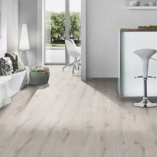 LAMINAT 8mm/Kl.33 ORGANIC Orca PURE + K231 HRAST MISTY p=2,26 m2