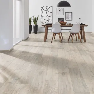 LAMINAT 8mm/Kl.32 SUPER NATURAL CLASSIC PURE + 5543 HRAST COLORADO p=2,260 m2