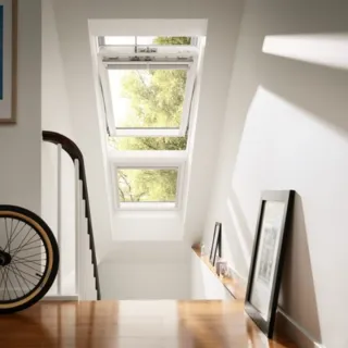 VELUX PREMIUM KROVNI PROZOR, BIJELI POLIURETAN, ELEKTRIČNO NAPAJANJE, STAKLO 68 