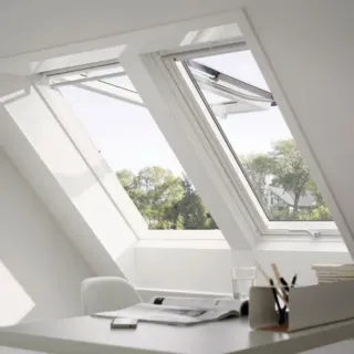 VELUX KROVNI PROZOR, BIJELI POLIURETAN, DVOSTRUKI OVJES, DONJA RUČKA, STAKLO 70 