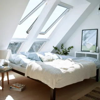 VELUX KROVNI PROZOR, BIJELI POLIURETAN, DVOSTRUKI OVJES, DONJA RUČKA, STAKLO 70 
