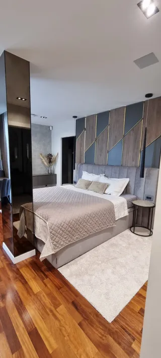 HOTEL 6