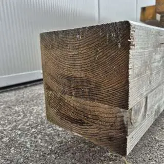 KVH GREDE JELA/SMREKA Ind. kvaliteta C24 OŠTEĆENO