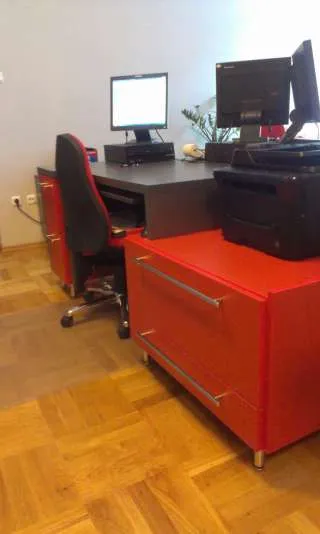 UREDSKI NAMJEŠTAJ 4 