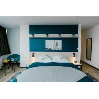 HOTEL BLUE 