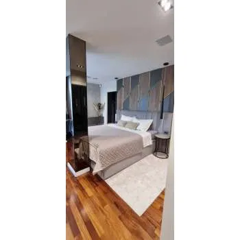 HOTEL 6 