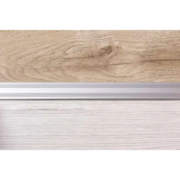 ALU PROFIL SIMPLE-FIX 23 270/SREBRNI SAMOLJEPLJIVI PRIJELAZNI RAVNI 28mm