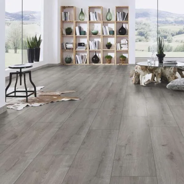 LAMINAT 14mm/Kl.33 TITAN V FUGA K392 HRAST ATOMIC p=1,41 m2