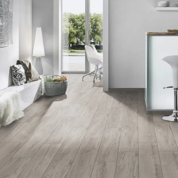LAMINAT 8mm/Kl.32 VARIOSTEP CLASSIC V FUGA K418x HRAST LONGBOW, RASPOLOŽIVO 8,554m2