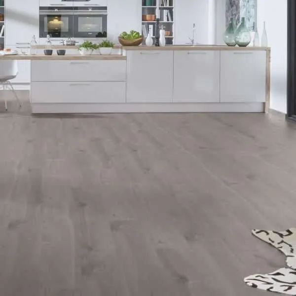 LAMINAT 8mm/Kl.32 CASTELO K395 HRAST TORNADO p=2,2204 m2