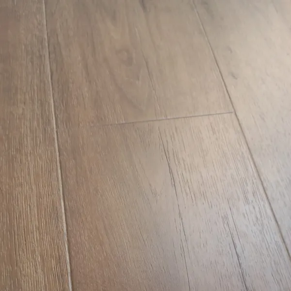 LAMINAT  8mm/Kl.32 CAVALIER 737x RUSTIK HRAST p=2,179 m2 