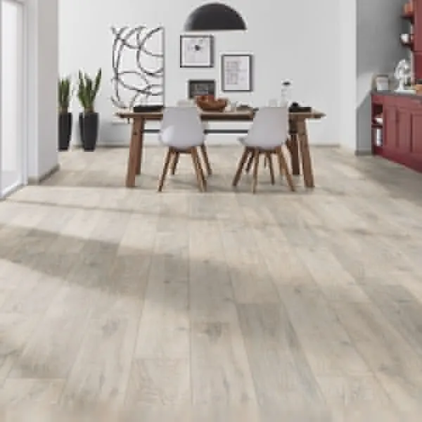 LAMINAT 8mm/Kl.32 SUPER NATURAL CLASSIC V FUGA 5543x HRAST COLORADO p=2,2204 m2