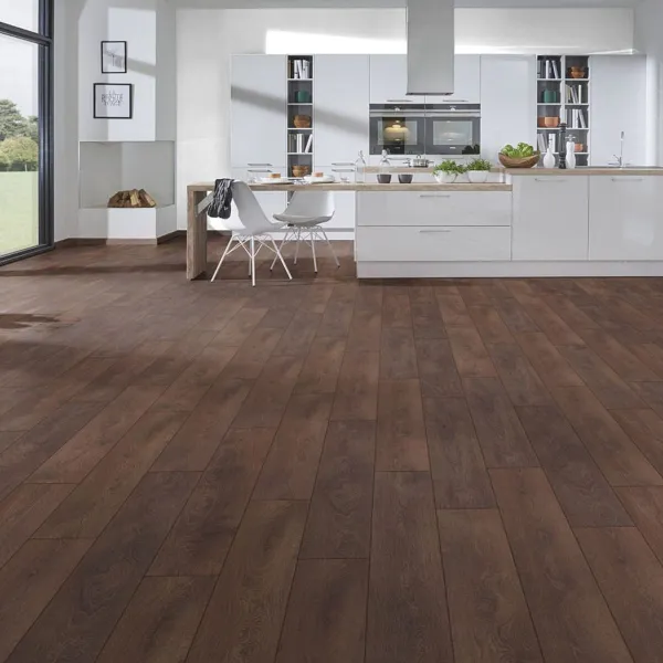 LAMINAT 8mm/Kl.32 SUPER NATURAL CLASSIC V FUGA 8633x HRAST SHIRE p=2,2204 m2