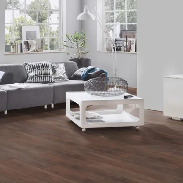 LAMINAT 8mm/Kl.32 SUPER NATURAL CLASSIC V FUGA 8633x HRAST SHIRE p=2,2204 m2