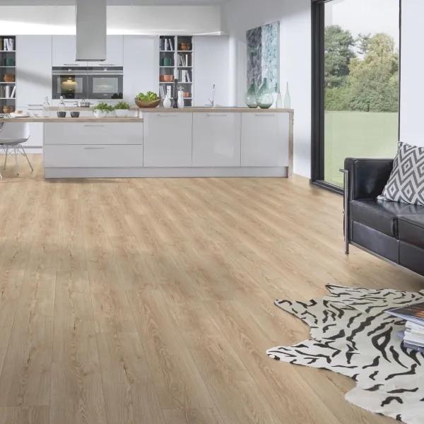 LAMINAT 8mm/Kl.32 SUPER NATURAL CLASSIC PURE + K485 HRAST STERLING p=2,260 m2