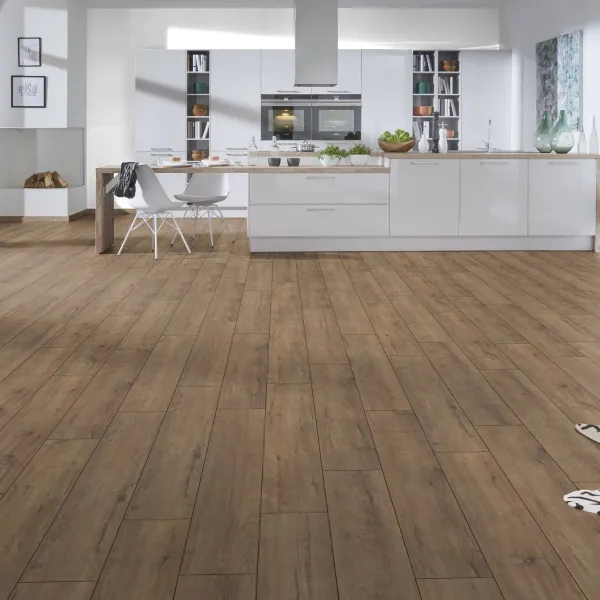 LAMINAT 8mm/Kl.32 SUPER NATURAL CLASSIC PURE + K635 HRAST APOLLO p=2,260 m2