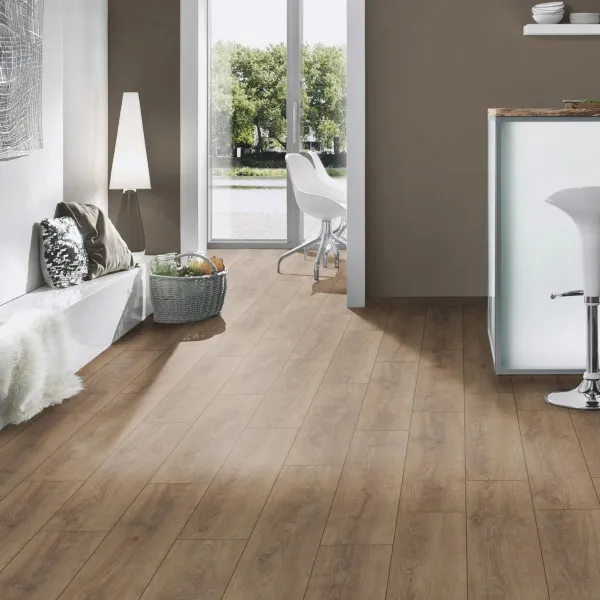 LAMINAT 8mm/Kl.32 SUPER NATURAL CLASSIC PURE + K647 HRAST SOLA p=2,260 m2