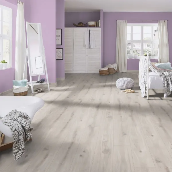 LAMINAT 8mm/Kl.33 ORGANIC Orca PURE + K231 HRAST MISTY p=2,26 m2
