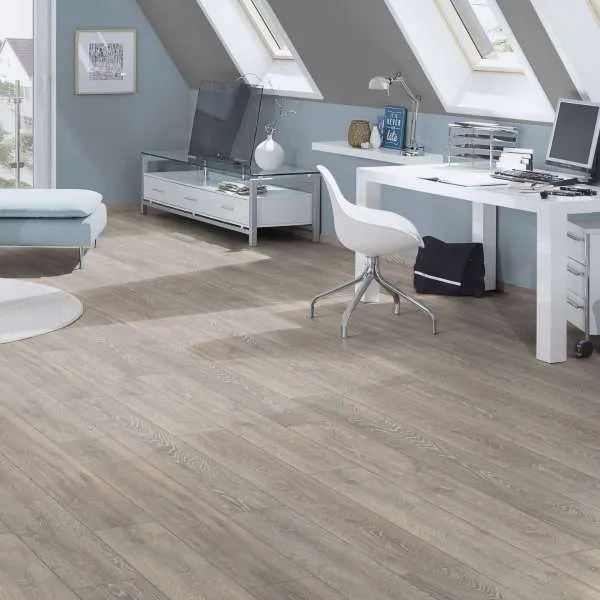 LAMINAT 8mm/Kl.32 SUPER NATURAL CLASSIC PURE + 5542 HRAST SIVI p=2,260 m2