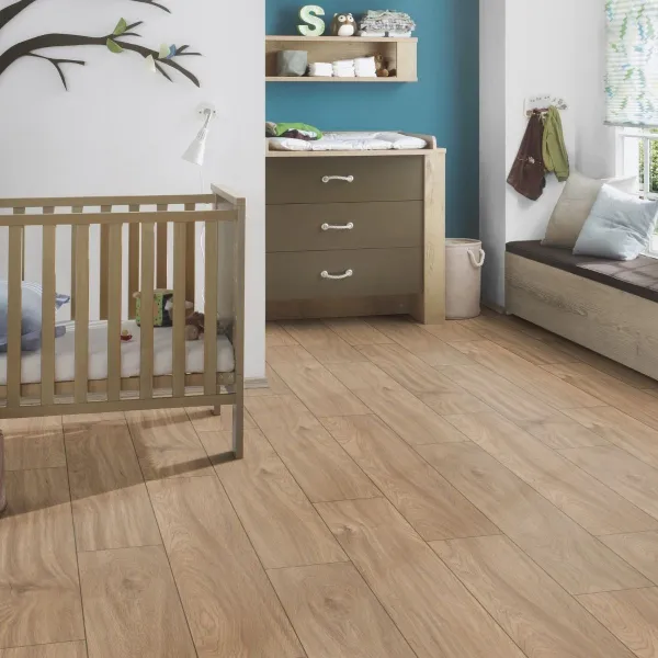 LAMINAT 8mm/Kl.32 SUPER NATURAL CLASSIC PURE+ K338 HRAST CREDENZA p=2,260 m2