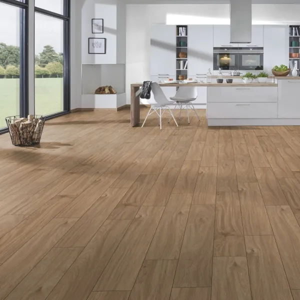 LAMINAT 8mm/Kl.32 SUPER NATURAL CLASSIC PURE+ K338 HRAST CREDENZA p=2,260 m2