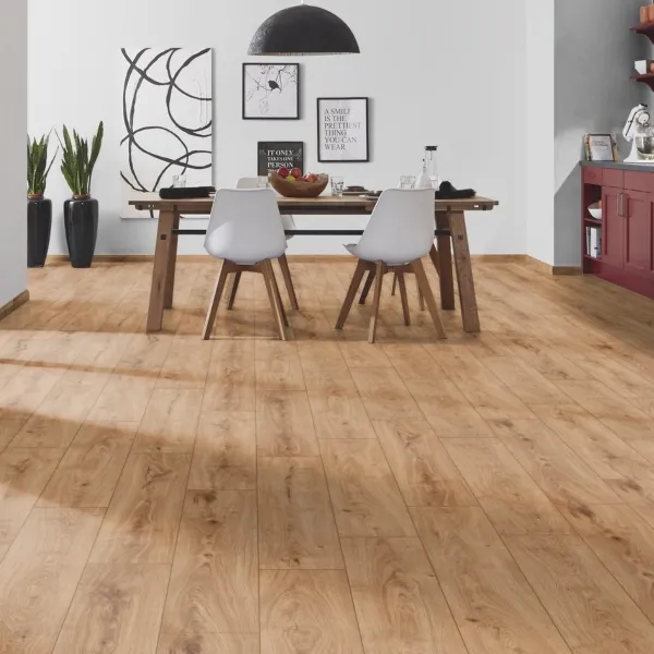 LAMINAT  8mm/Kl.32 SUPER NATURAL CLASSIC PURE+ K468 HRAST GONDOLA p=2,260 m2 