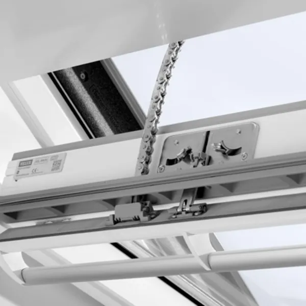 VELUX PREMIUM KROVNI PROZOR, BIJELA BOJA, ELEKTRIČNO NAPAJANJE, STAKLO 70 