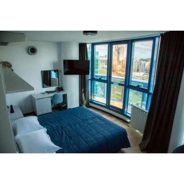 HOTEL BLUE