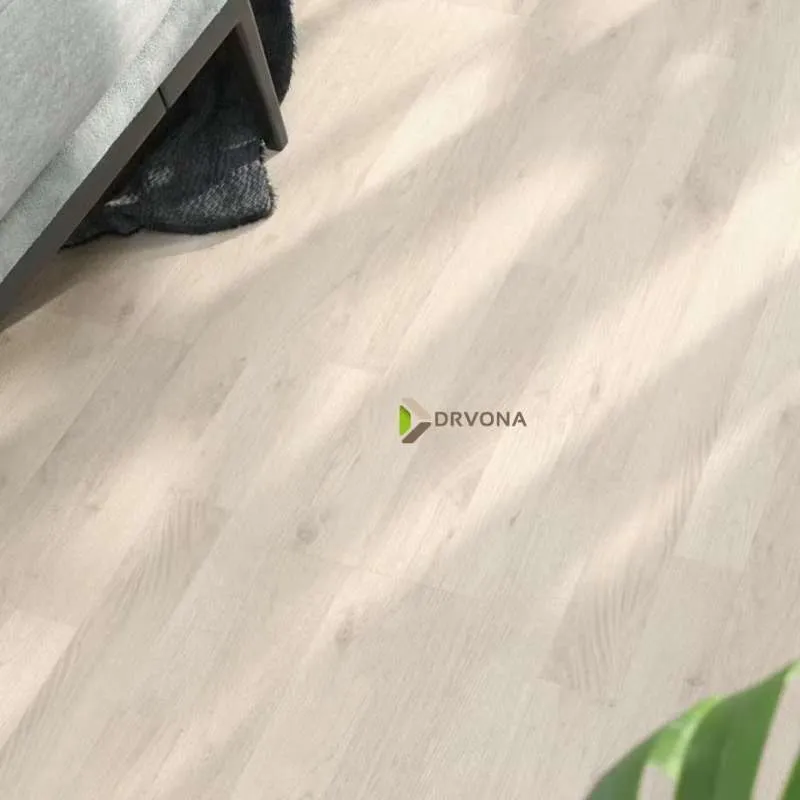 LAMINAT 8mm/Kl.32 BODOMO 8541x HRAST PALACE p=2,52 m2