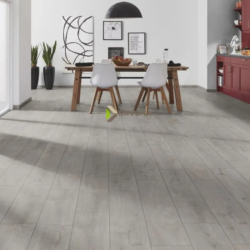 LAMINAT 14mm/Kl.33 TITAN V FUGA K392 HRAST ATOMIC p=1,41 m2