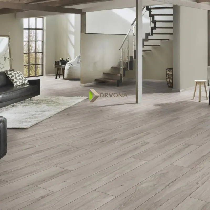 LAMINAT 8mm/Kl.32 VARIOSTEP CLASSIC V FUGA K418x HRAST LONGBOW, RASPOLOŽIVO 8,554m2