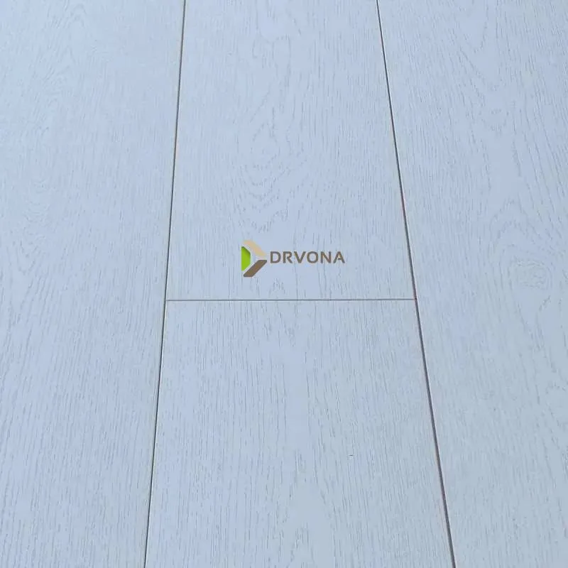 LAMINAT 7mm/Kl.32 LAMINATE 046x HRAST p=5,928 m2