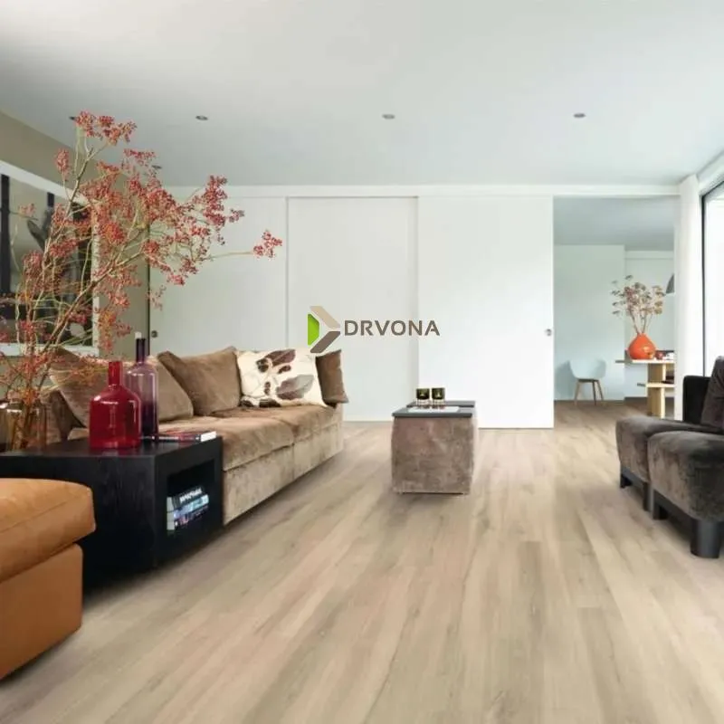 LAMINAT 7mm/Kl.32 LOC 335x SVIJETLI HRAST p=2,421 m2
