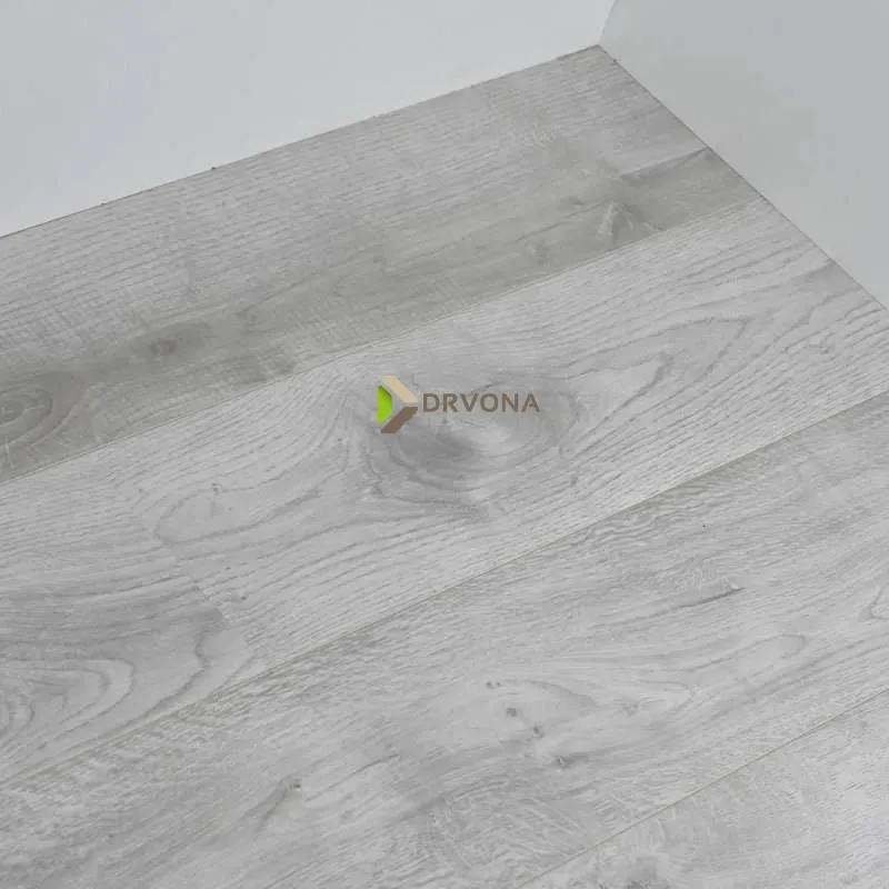 LAMINAT 8mm/Kl.32 SENS 429x LIPICA HRAST p=2,179 m2