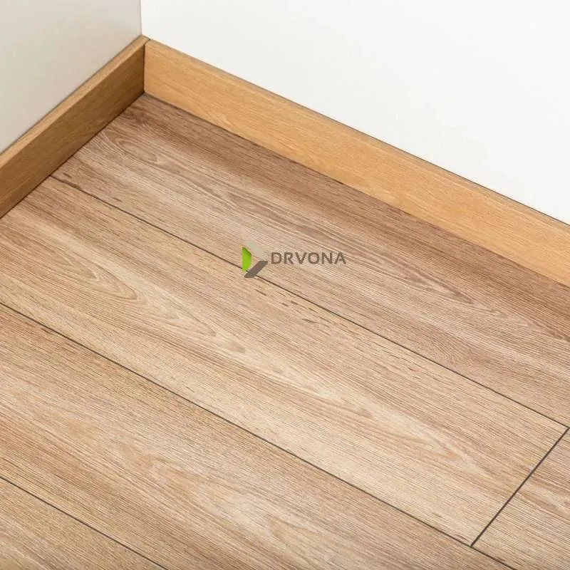 LAMINAT 8mm/Kl.32 SUPER NATURAL CLASSIC V FUGA 8199x HRAST ALPSKI p=2,2204 m2