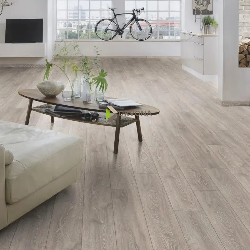 LAMINAT 8mm/Kl.32 SUPER NATURAL CLASSIC V FUGA 5542x HRAST SIVI p=2,2204 m2