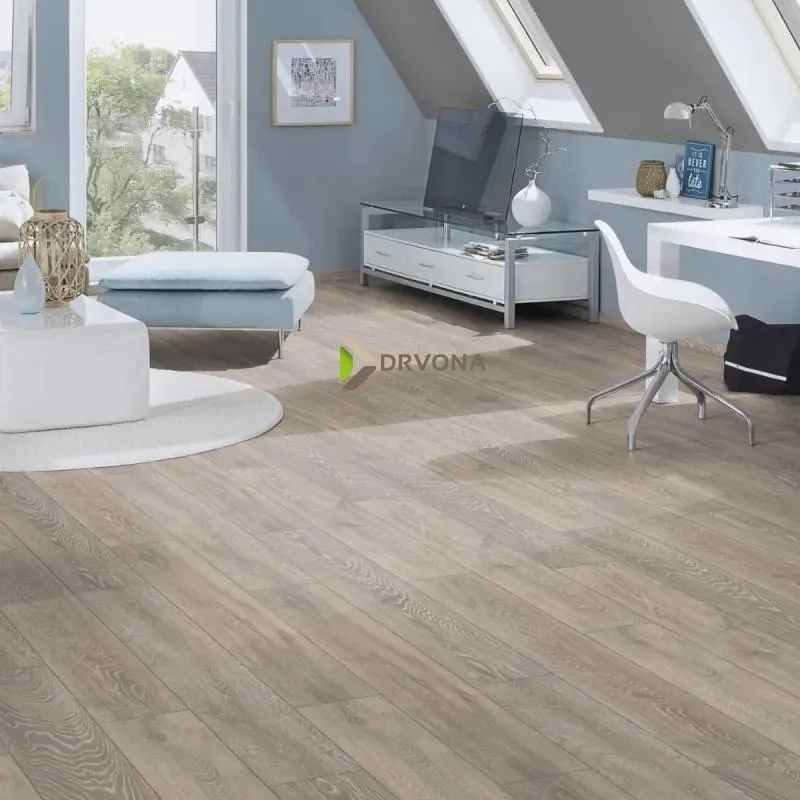 LAMINAT 8mm/Kl.32 SUPER NATURAL CLASSIC V FUGA 5542x HRAST SIVI p=2,2204 m2