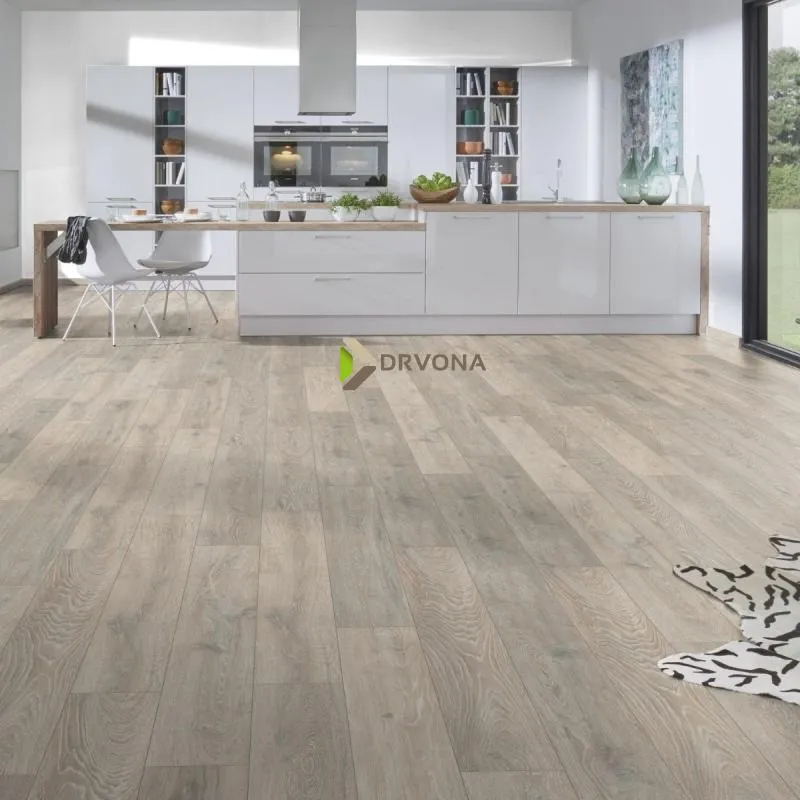 LAMINAT 8mm/Kl.32 SUPER NATURAL CLASSIC V FUGA 5543x HRAST COLORADO p=2,2204 m2