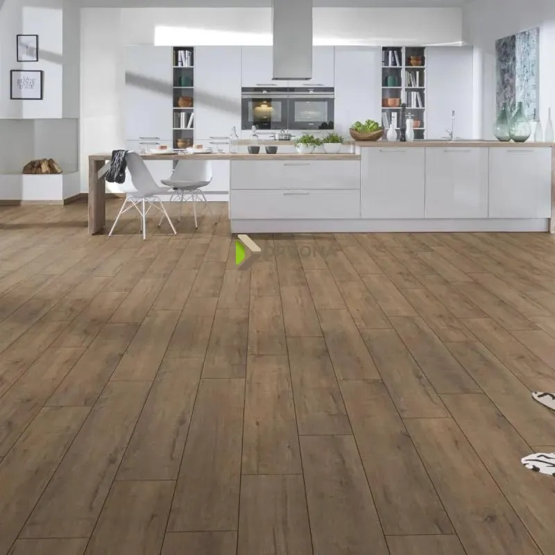 LAMINAT 8mm/Kl.32 SUPER NATURAL CLASSIC PURE + K635 HRAST APOLLO p=2,260 m2