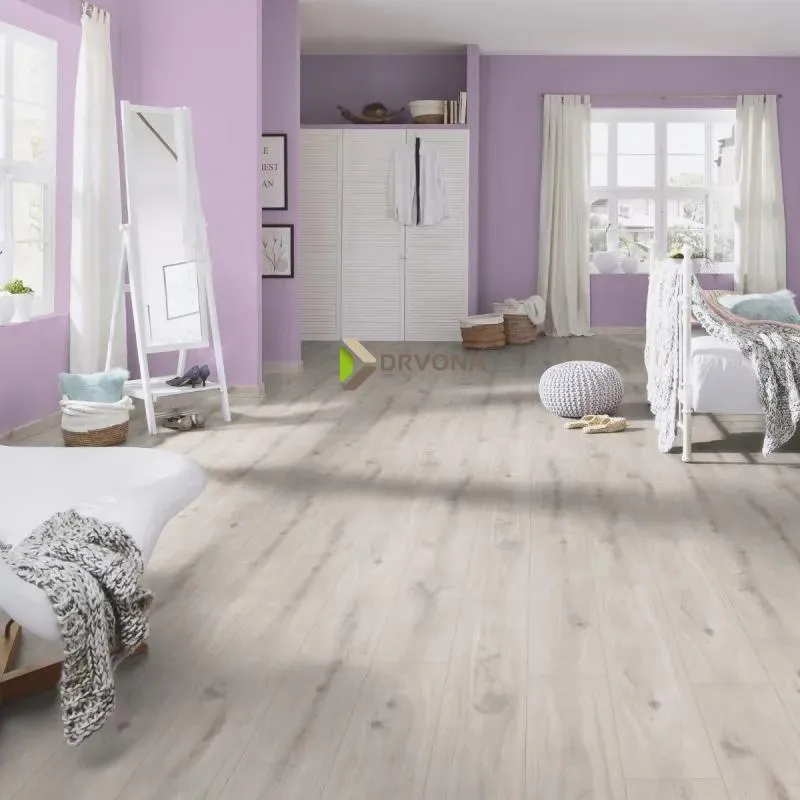 LAMINAT 8mm/Kl.33 ORGANIC Orca PURE + K231 HRAST MISTY p=2,26 m2