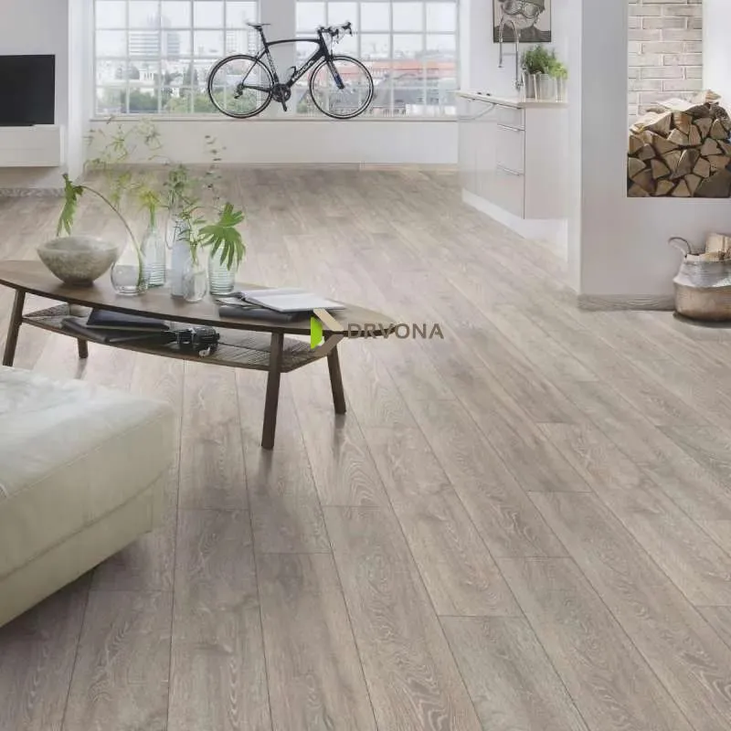 LAMINAT 8mm/Kl.32 SUPER NATURAL CLASSIC PURE + 5542 HRAST SIVI p=2,260 m2