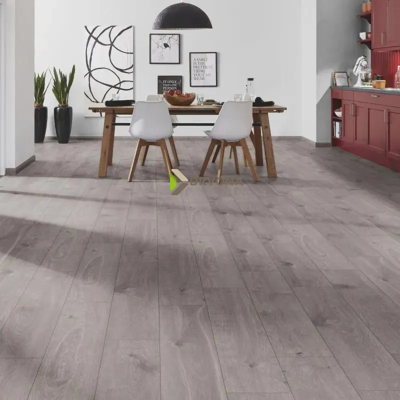 LAMINAT 8mm/Kl.33 ORGANIC Orca PURE + K395 HRAST TORNADO p=2,26 m2