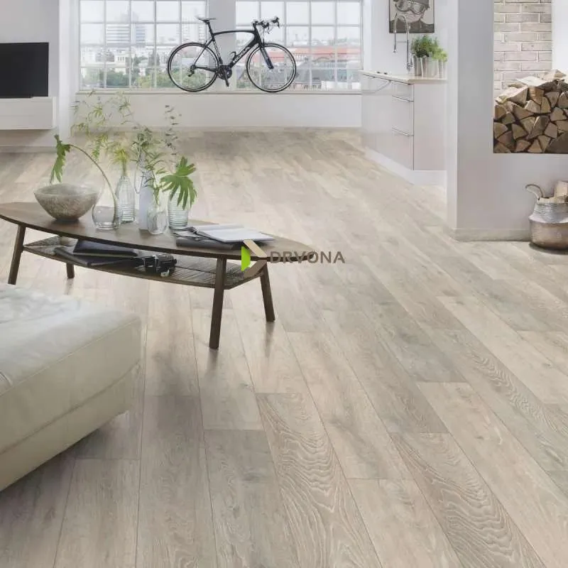 LAMINAT 8mm/Kl.32 SUPER NATURAL CLASSIC PURE + 5543 HRAST COLORADO p=2,260 m2