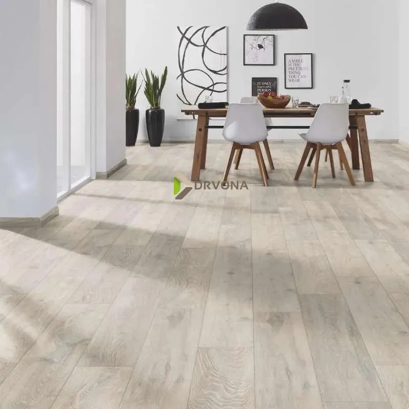 LAMINAT 8mm/Kl.32 SUPER NATURAL CLASSIC PURE + 5543 HRAST COLORADO p=2,260 m2